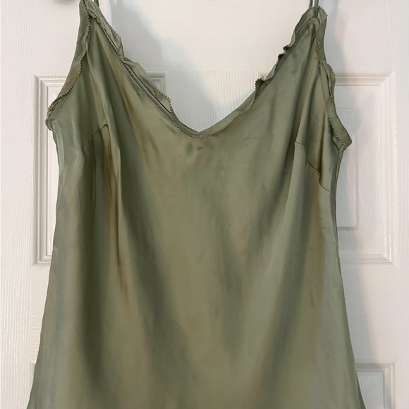Wilfred by Aritzia‎ Olive Green Cupro Camisole Size Medium - Picture 2 of 4